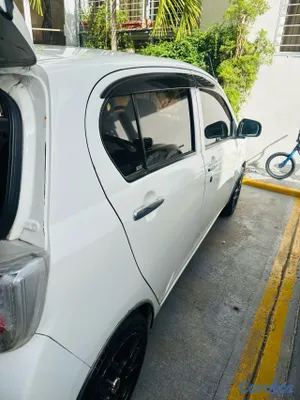 2015 Daihatsu Mira — foto 2 / 16