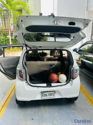 2015 Daihatsu Mira — foto 9 / 16