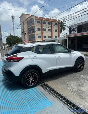 2020 Nissan Kicks — foto 2 / 10