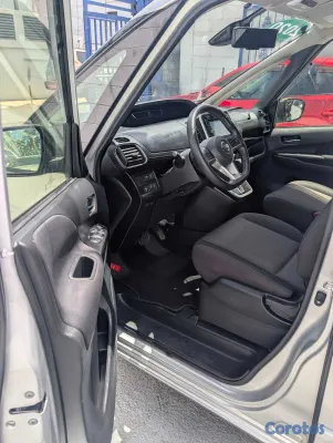 2020 Nissan Serena — foto 5 / 12