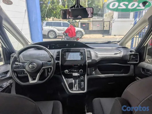 2020 Nissan Serena — foto 6 / 12
