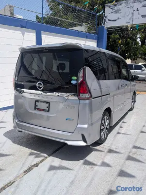 2020 Nissan Serena — foto 11 / 12