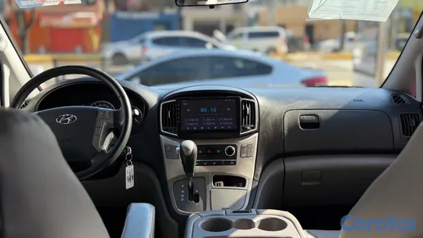2020 Hyundai Grand Starex — foto 3 / 10