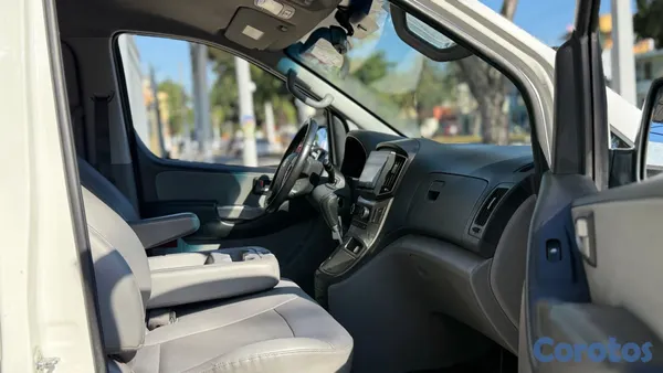2020 Hyundai Grand Starex — foto 6 / 10