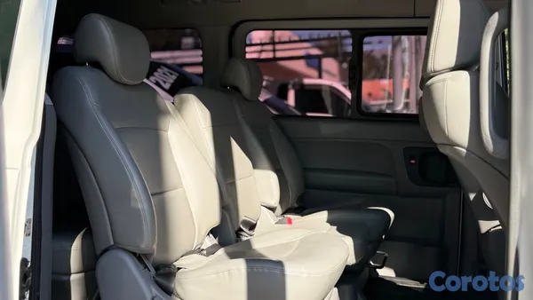 2020 Hyundai Grand Starex — foto 8 / 10