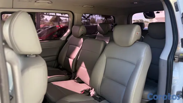 2020 Hyundai Grand Starex — foto 9 / 10