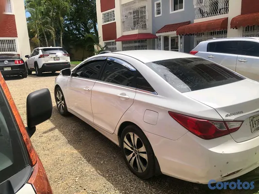 2016 Hyundai Sonata — foto 2 / 4