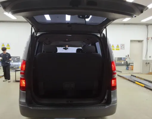 2019 Hyundai Grand Starex — foto 6 / 10