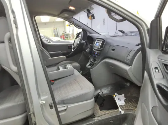 2019 Hyundai Grand Starex — foto 8 / 10