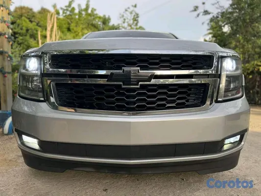 2018 Chevrolet Suburban — foto 3 / 9