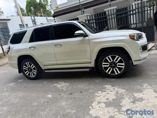 2016 Toyota 4 Runner — foto 3 / 5