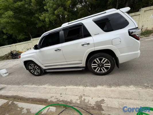2016 Toyota 4 Runner — foto 4 / 5