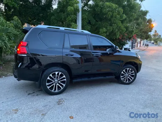 2011 Toyota Land Cruiser Prado — foto 2 / 15