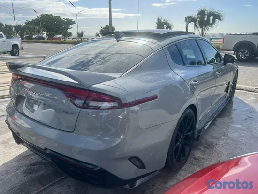 2022 Kia Stinger GT — foto 2 / 10
