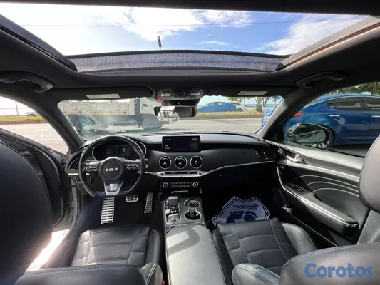 2022 Kia Stinger GT — foto 3 / 10