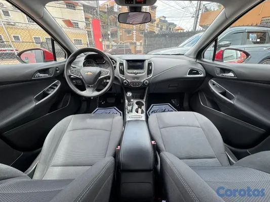 2019 Chevrolet Cruze — foto 8 / 10