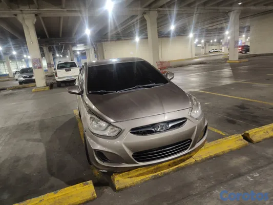 2013 Hyundai Accent — foto 4 / 4