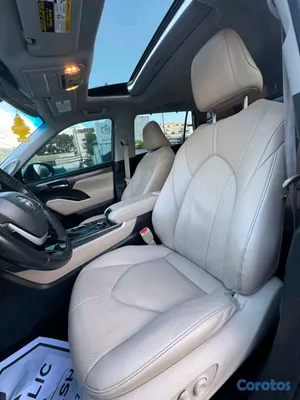 2023 Toyota Highlander — foto 10 / 12