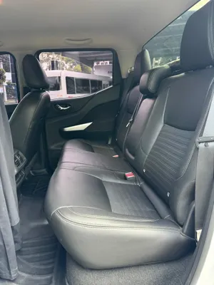 2023 Nissan Frontier — foto 2 / 8
