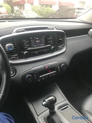2017 Kia Sorento — foto 6 / 8