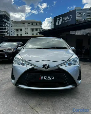 2019 Toyota Vitz — foto 2 / 10