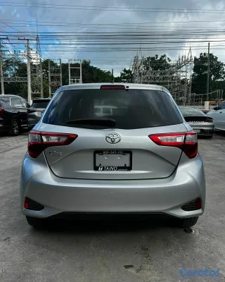 2019 Toyota Vitz — foto 4 / 10