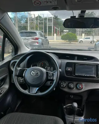 2019 Toyota Vitz — foto 7 / 10