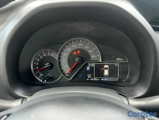 2019 Toyota Vitz — foto 10 / 10