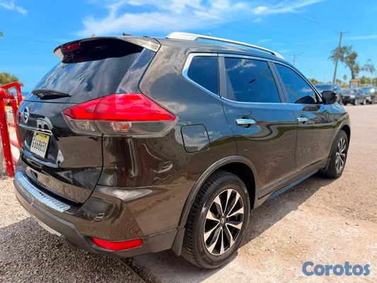 2017 Nissan Rogue — foto 3 / 10