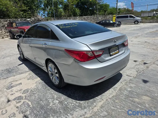 2013 Hyundai Sonata — foto 4 / 10