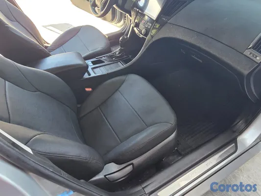 2013 Hyundai Sonata — foto 8 / 10