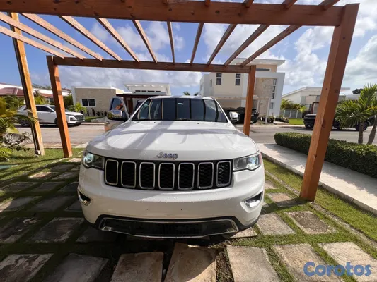 2020 Jeep Grand Cherokee L — foto 9 / 14