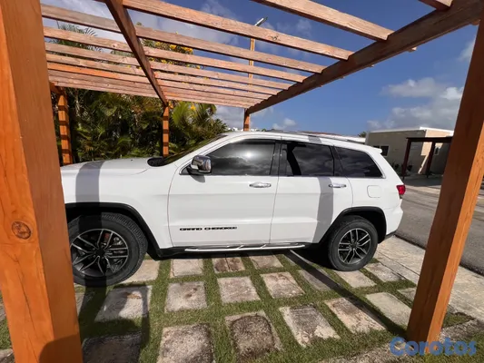 2020 Jeep Grand Cherokee L — foto 11 / 14