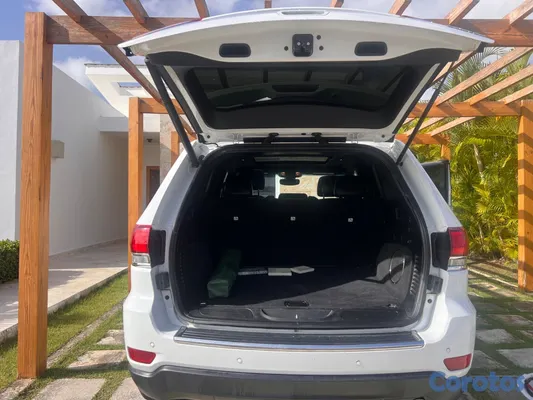 2020 Jeep Grand Cherokee L — foto 13 / 14