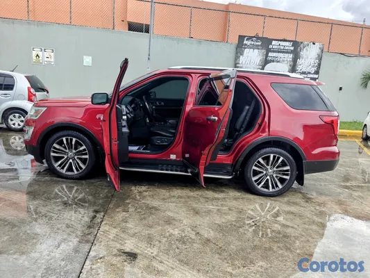 2016 Ford Explorer — foto 4 / 14