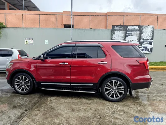2016 Ford Explorer — foto 5 / 14