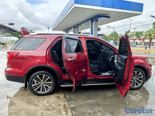 2016 Ford Explorer — foto 12 / 14