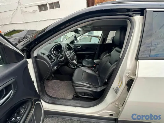 2019 Jeep Compass — foto 6 / 9