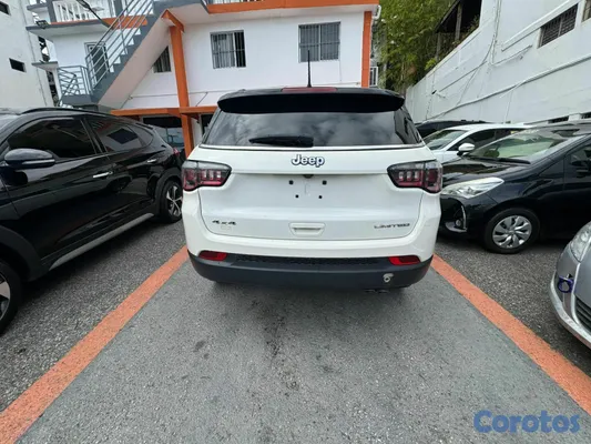 2019 Jeep Compass — foto 9 / 9