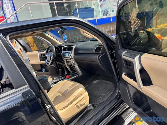 2011 Toyota 4 Runner — foto 7 / 10