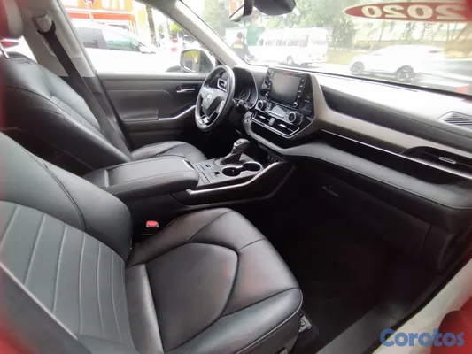 2020 Toyota Highlander — foto 2 / 8