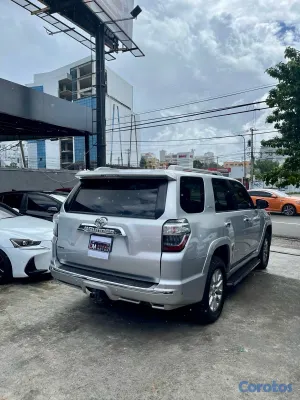 2017 Toyota 4 Runner — foto 6 / 9