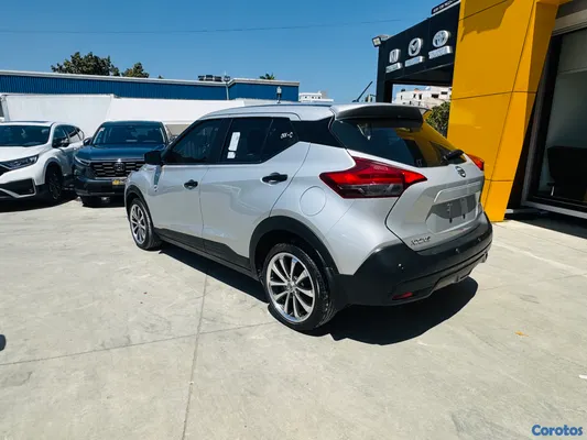2020 Nissan Kicks — foto 4 / 10