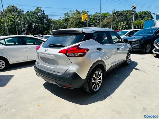 2020 Nissan Kicks — foto 5 / 10