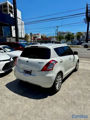 2017 Suzuki Swift — foto 7 / 13