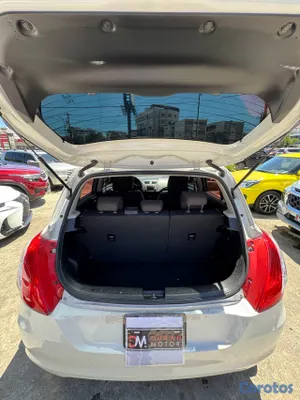 2017 Suzuki Swift — foto 12 / 13
