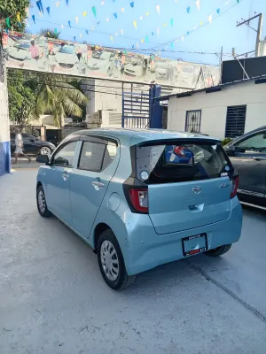 2019 Daihatsu Mira — foto 4 / 10