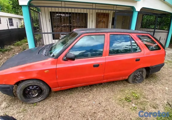 1998 Skoda Vendo Carro de oportunidad para buscar moro, piezas o lo que quieras