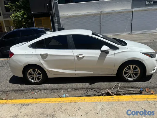 2016 Chevrolet Cruze — foto 9 / 11