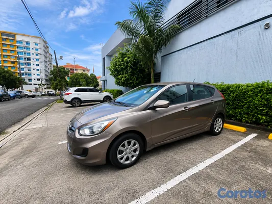2012 Hyundai Accent — foto 5 / 5